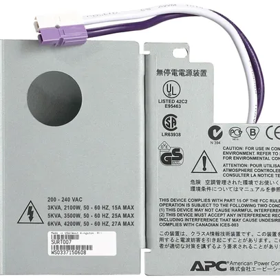 Kit entrées/sorties APC Smart-UPS RT 3/5/6kVA pour entrée/sortie à câblage fixe 
